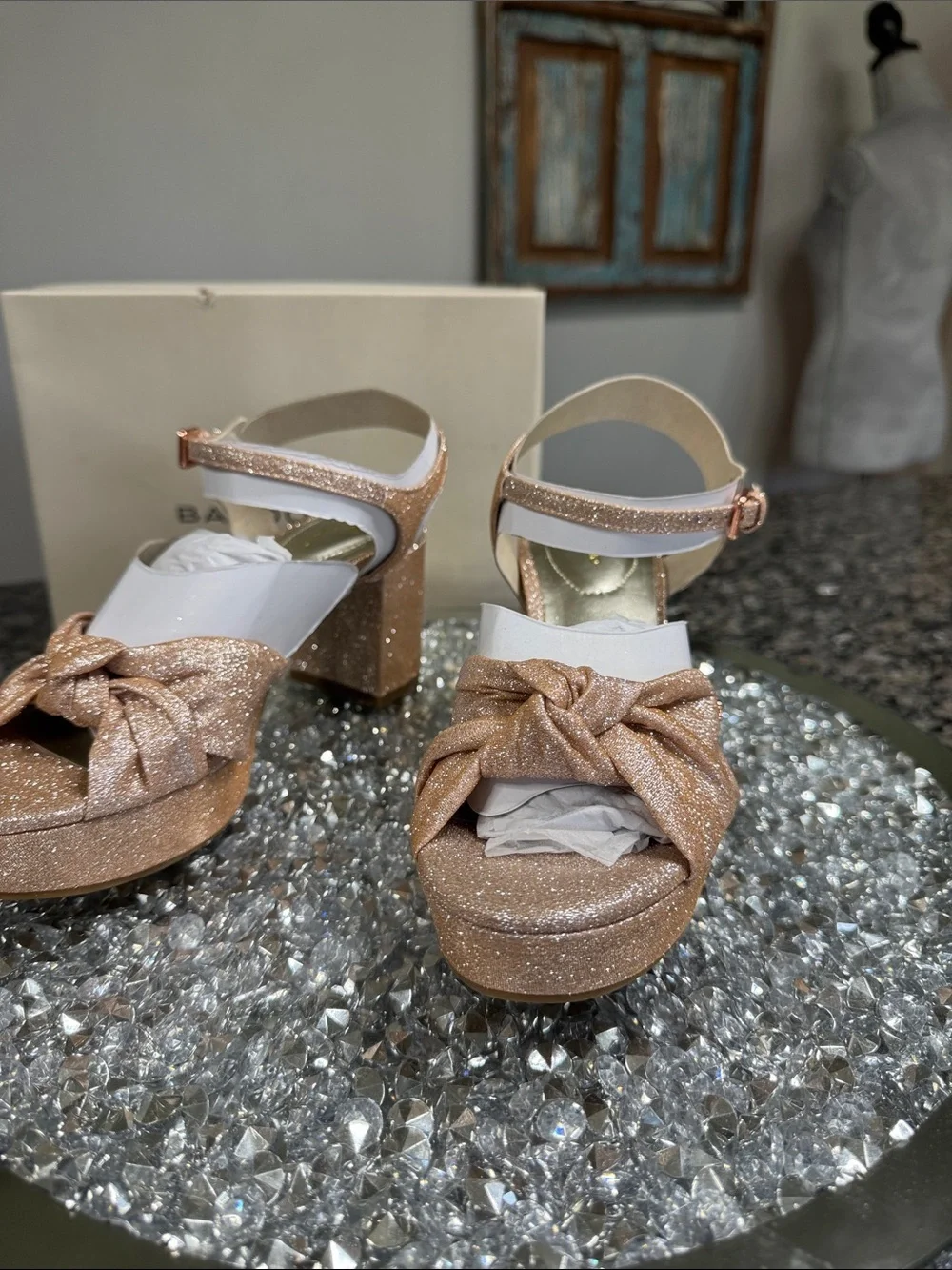 Bandolino Rose Gold Glitter Knotted Platform heels NEW 7